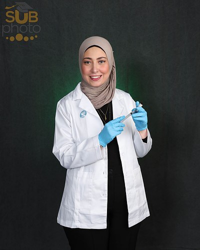 Sample grad photo - University of Alberta graduation photography