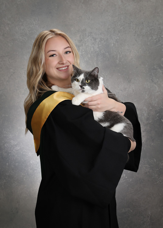 Grad photos with a cat
